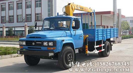 東風(fēng)尖頭隨車起重運(yùn)輸車 東風(fēng)尖頭隨車起重運(yùn)輸車