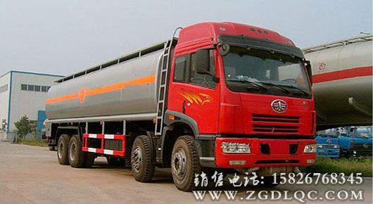 解放前四后八運油車 解放前四后八運油車