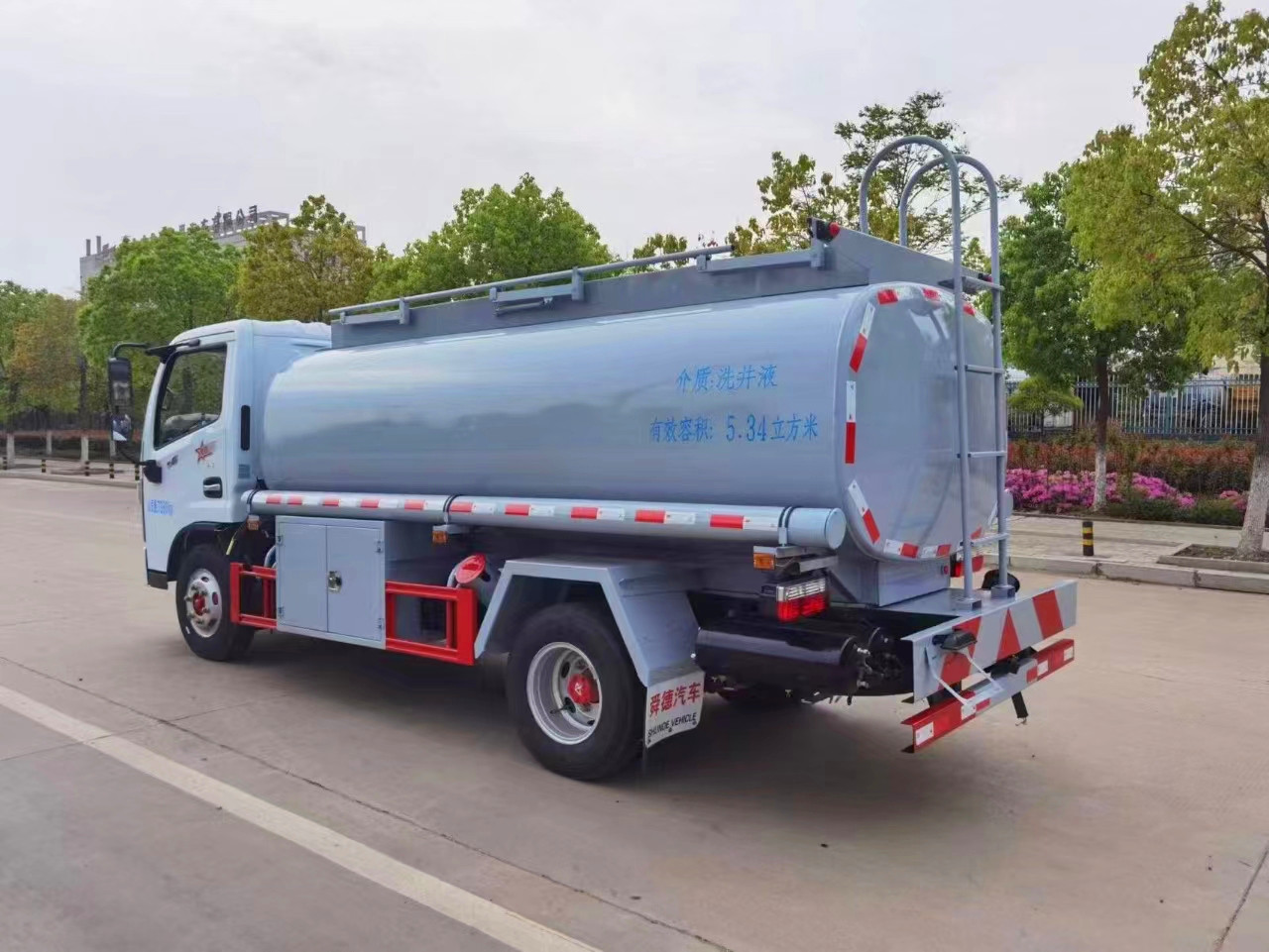 供液車(chē) 供液車(chē)